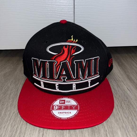 Men’s Miami Heat SnapBack Hats 9FIFTY / MITCHELL & NESS - Picture 2 of 15